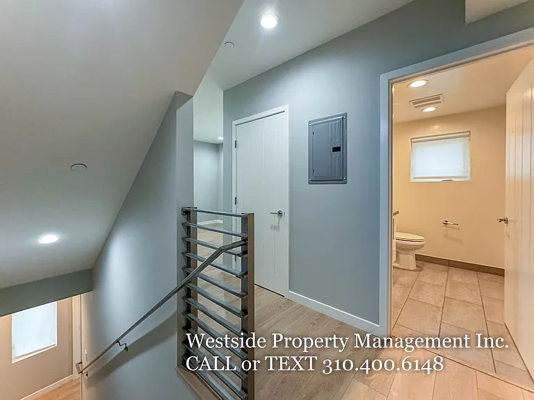 1823 N Van Ness Ave — Photo 11