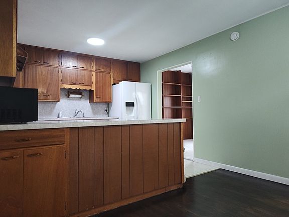 5th image of 516 S Carl St
