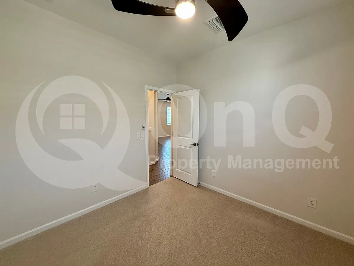3 bed, 2.0 bath, 1463 sqft, $2,100 — Photo 3