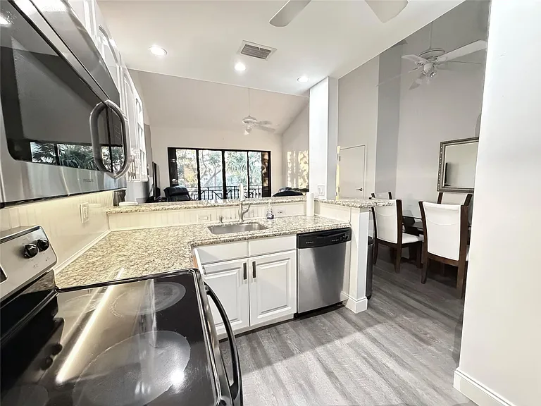 1645 S Ocean Ln #289 — Photo 6