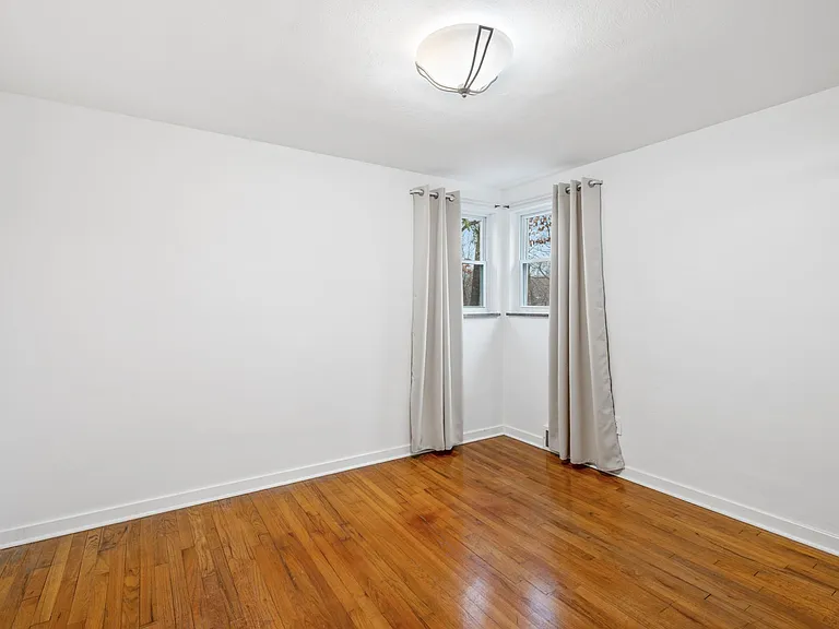 250 Clifford Ave — Photo 8