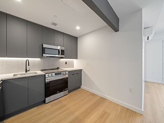4th image of 931 Carroll St #1008