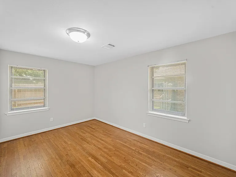 9514 Vilven Ln — Photo 14