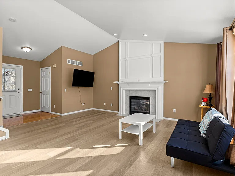 7164 Richmond Dr — Photo 8