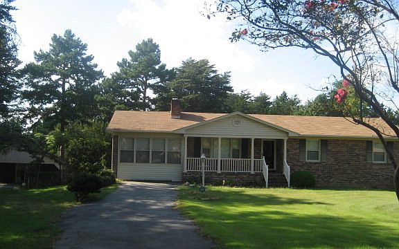 2nd image of 108 Aster Pl