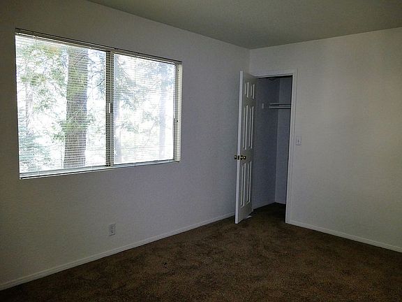 2nd image of 560 Rose Ln