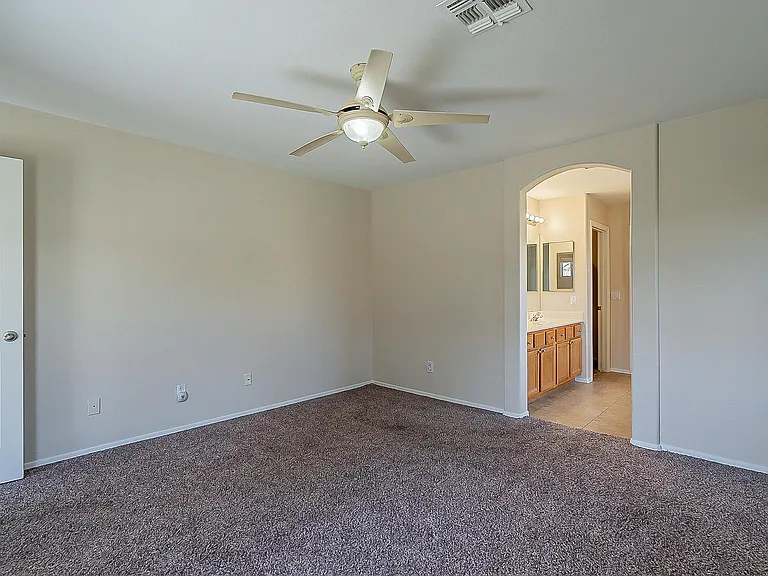 718 W Baylor Ln — Photo 25