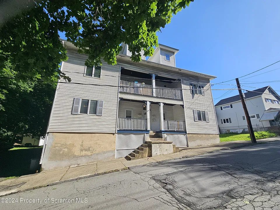 1019 Bunker Hill St #1L