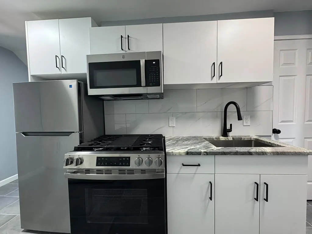 2 bed, $2,000 — Photo 1