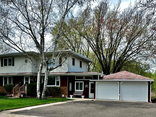 1277 Farrington St, Saint Paul, MN 55117