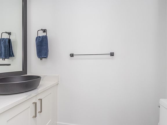 5th image of 36743 Carl Creek Cres
