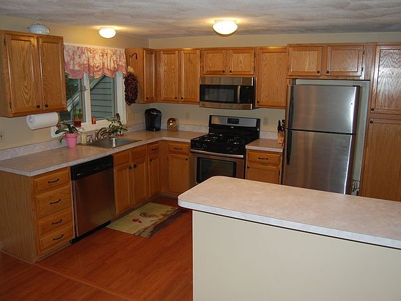 kitchen (1st floor)