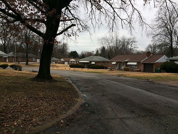 4th image of 1827 Coleridge Dr