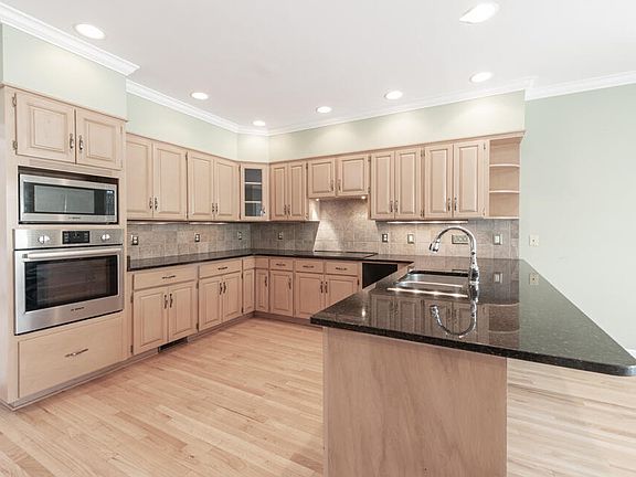 4th image of 125 Laurel Oak Dr