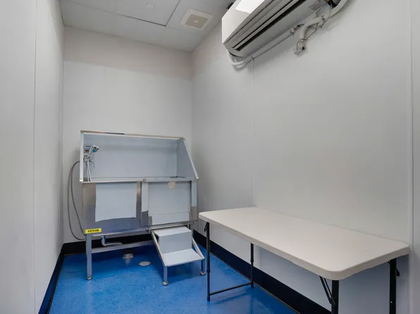 188-11 Hillside Avenue image 25 of 25