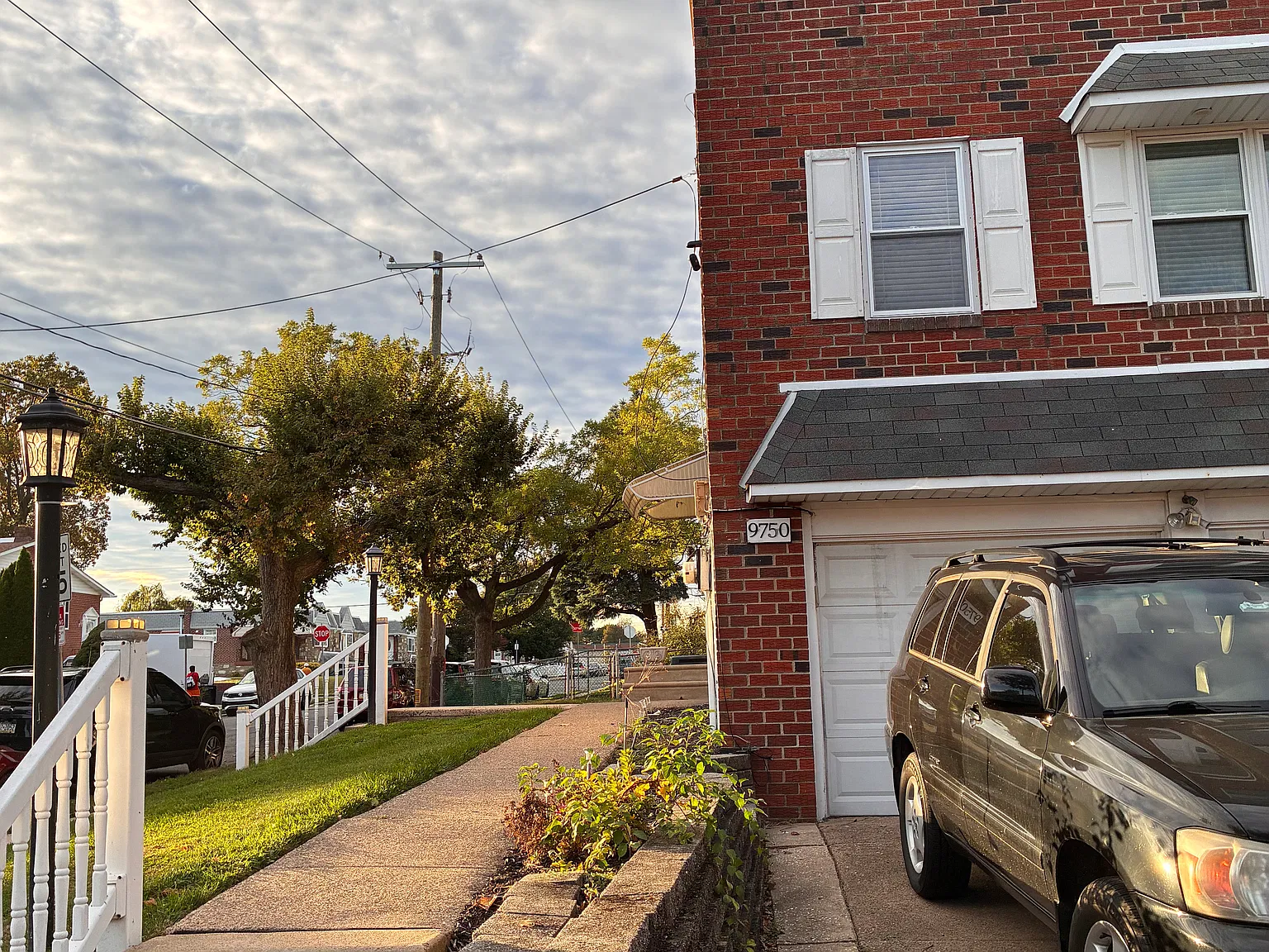 2 bed, 1.5 bath, 1968 sqft, $1,800 — Photo 1