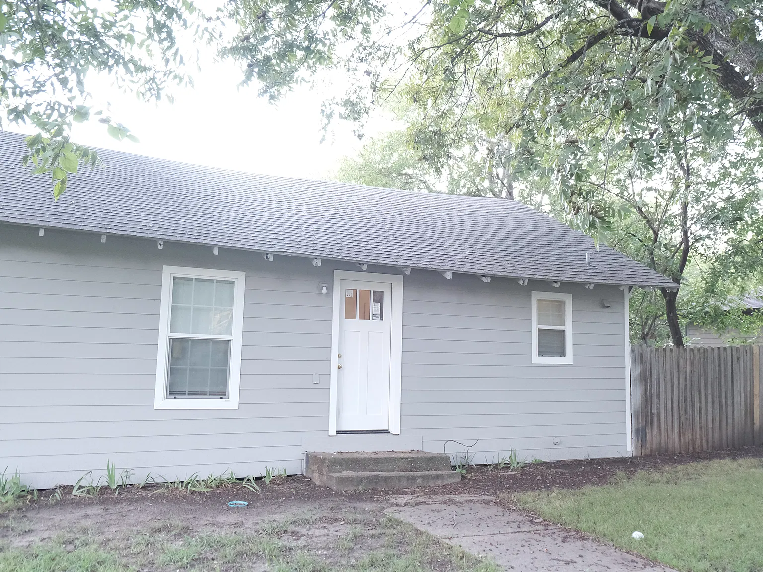 2 bed, $1,300 — Photo 2