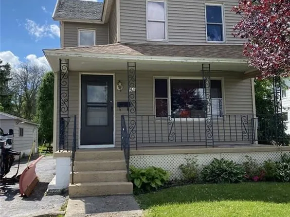 92 S Pearl St, Oakfield, NY 14125