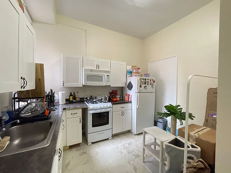 2304-08 Locust Street — Photo 12