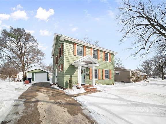 3rd image of 1186 Hampden Rd