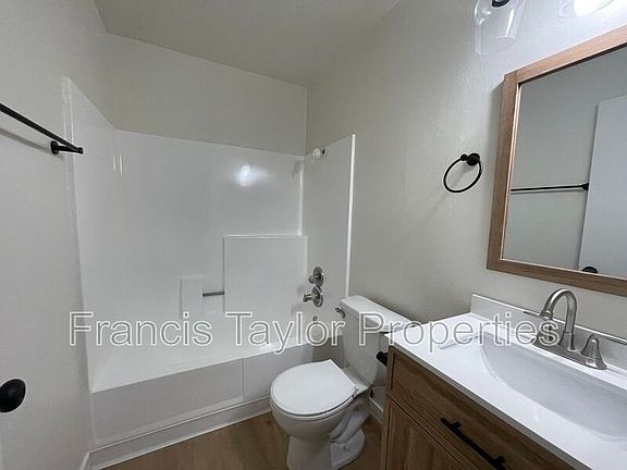 5th image of 355 Idaho Ave APT 1