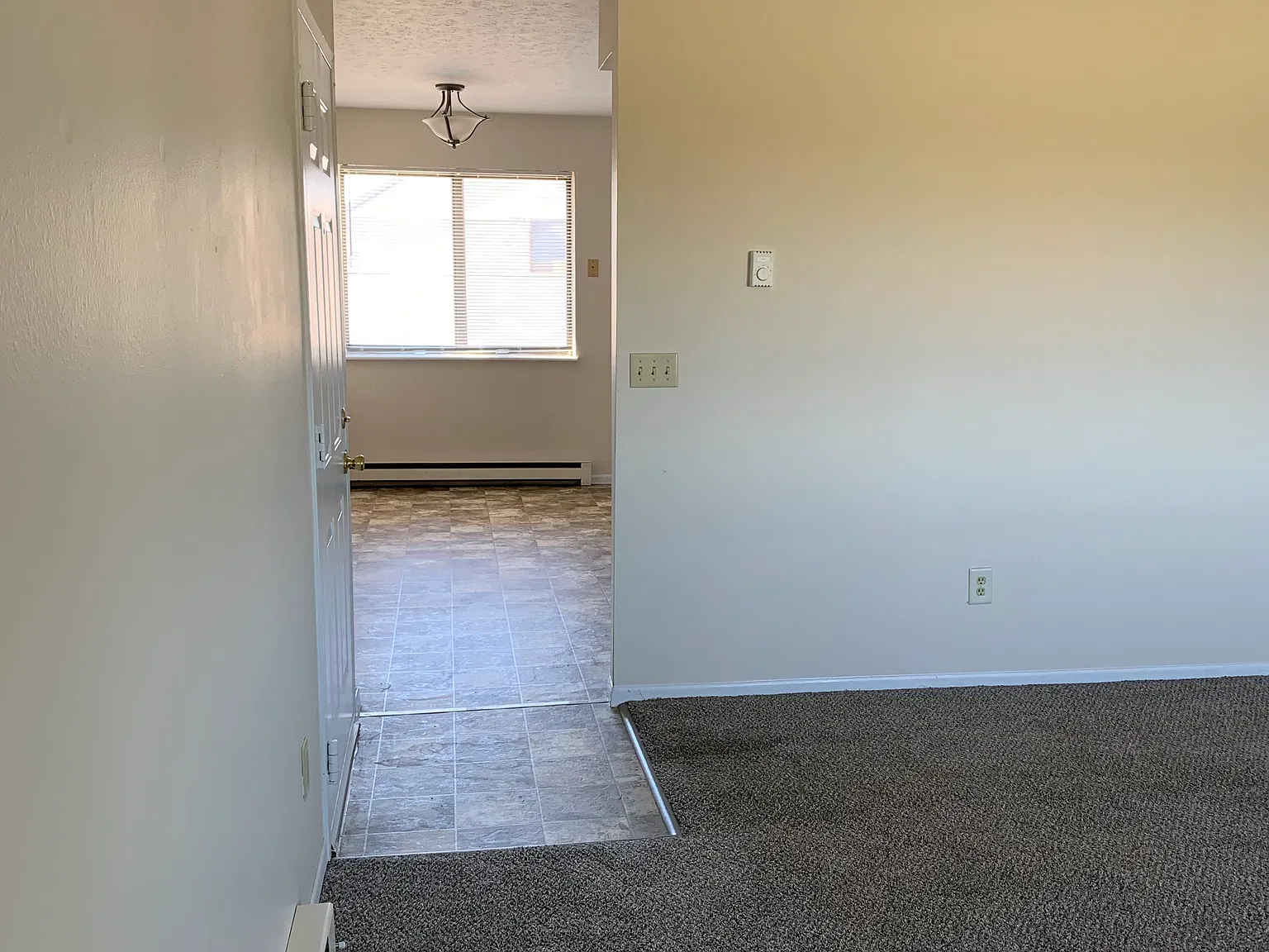 2 bed, 882 sqft, $850 — Photo 2