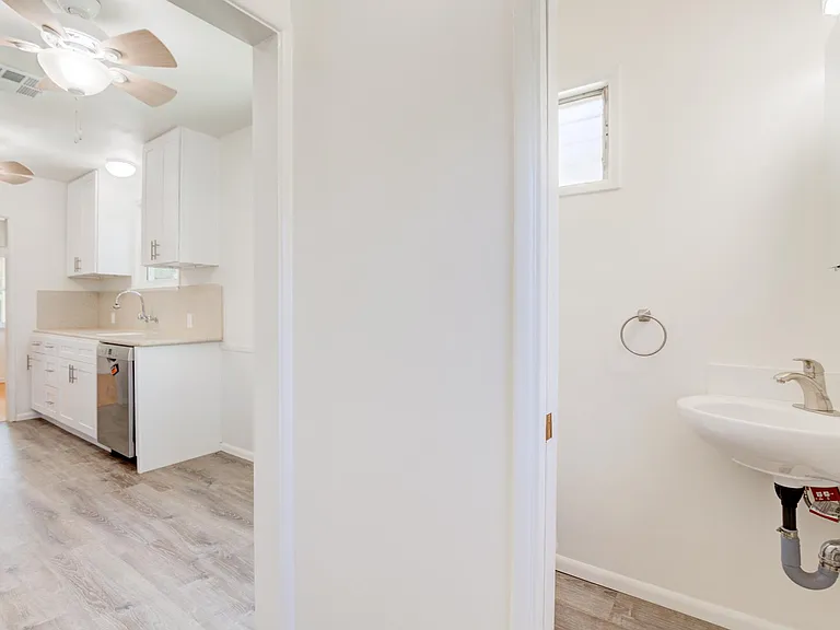 14733 McCormick St — Photo 4
