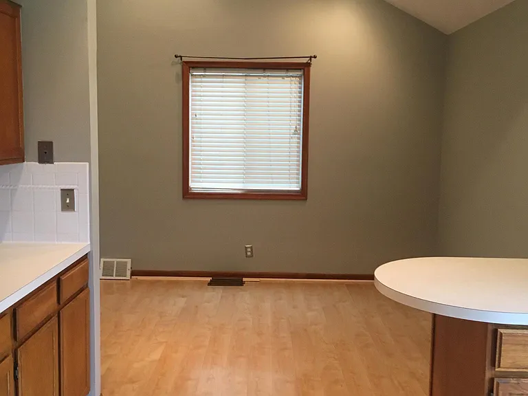13537 Valley St — Photo 4