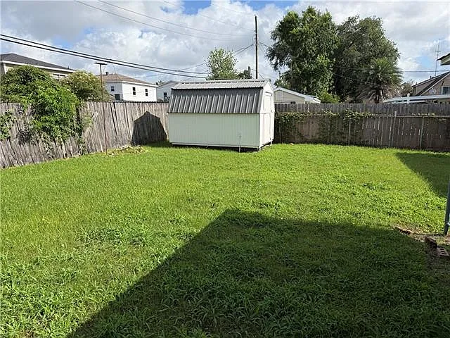 564 Delmar St — Photo 10