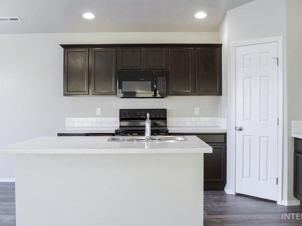 2nd image of 10569 Cool Springs St