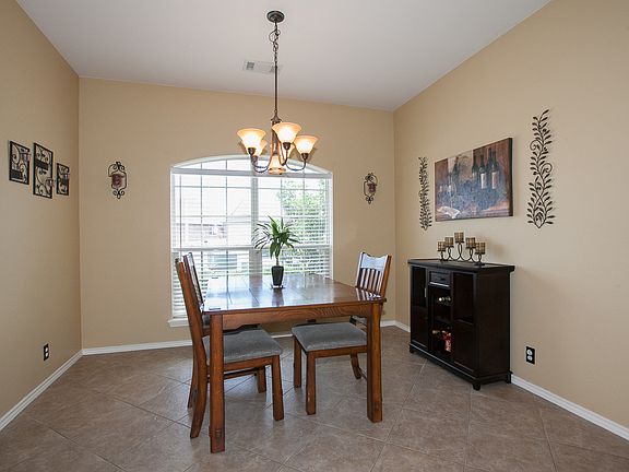 Diniong Area in Kitchen