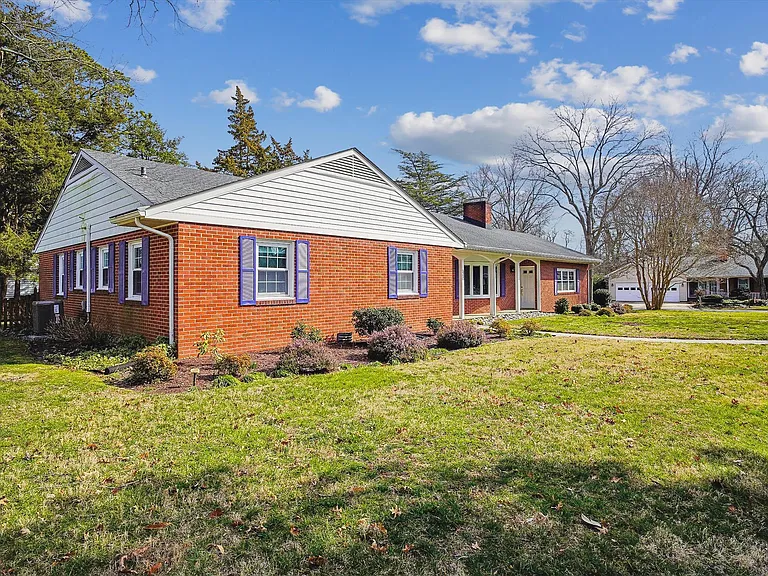 532 Trippe Ave — Photo 22