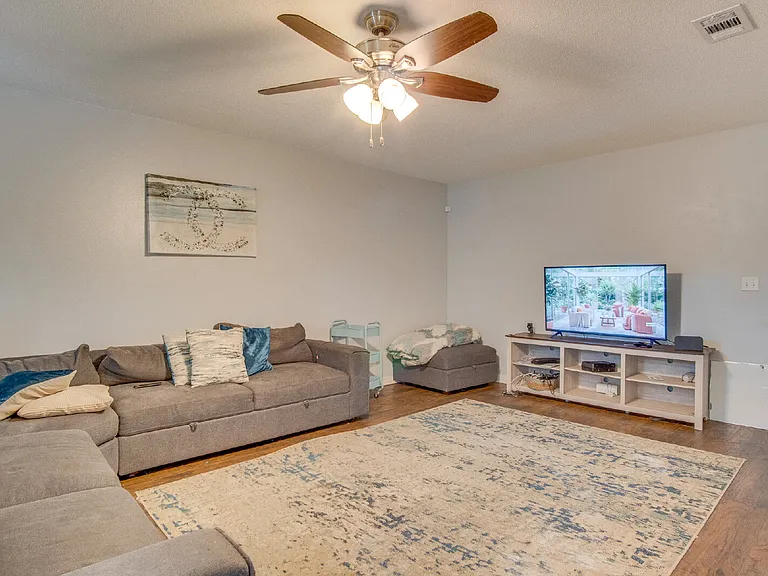 2707 Tupelo Ave — Photo 5