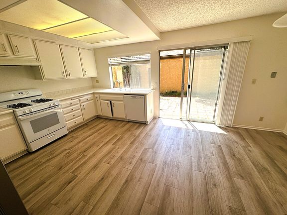 4th image of 1634 Parakeet Ct