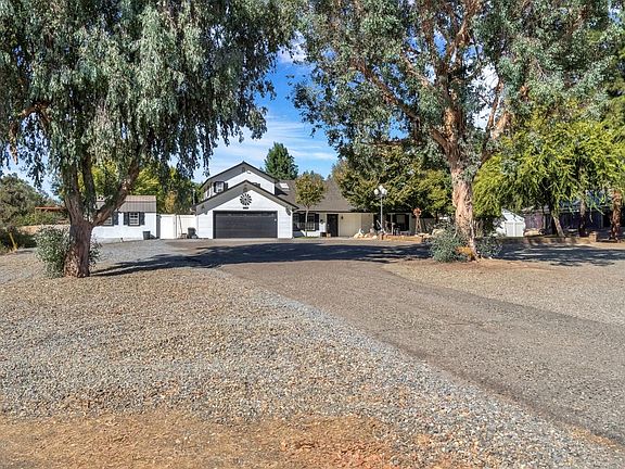 3rd image of 15446 Monreal Rd