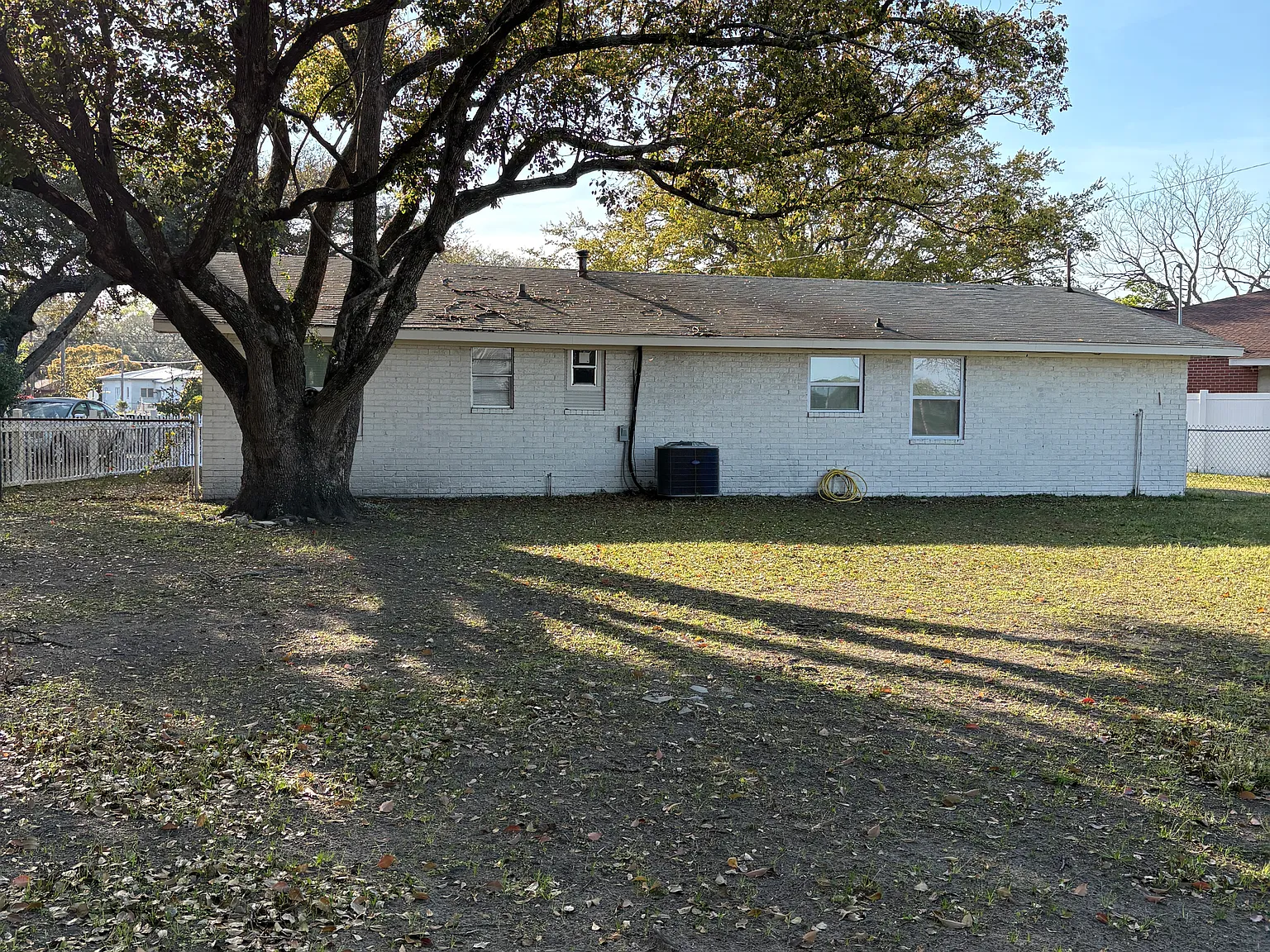3 bed, 1.5 bath, 988 sqft, $1,850 — Photo 3