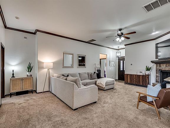 5th image of 2204 NW 158th St