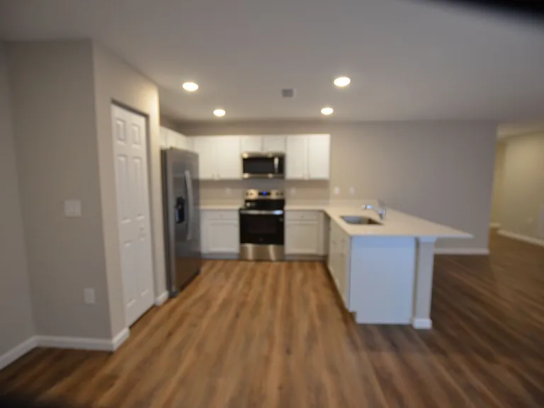 350 Dolphin St SE — Photo 2