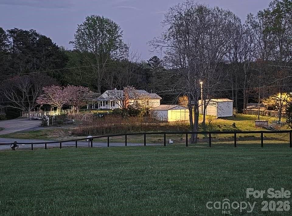 1st image of 620 Smith Waldrop Rd