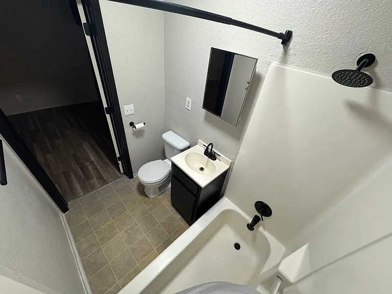 500 SW 10th Ave #10 — Photo 9
