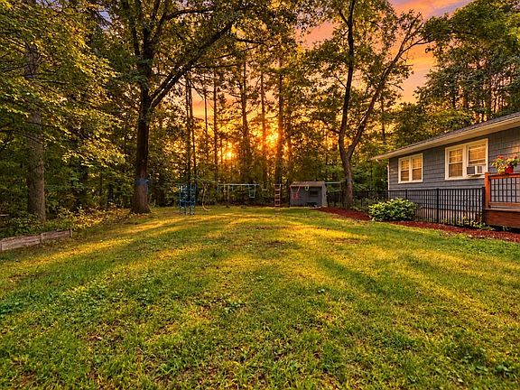 3rd image of 6 Juniper Drive