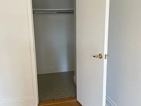 4th image of 150 E 39th St APT 607