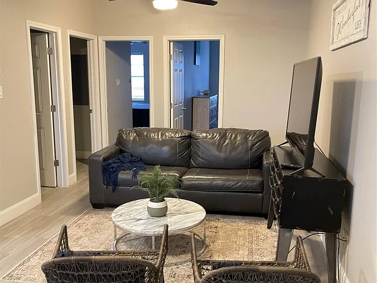 1015 Bluewater Dr #2 — Photo 3