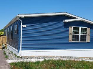 128 Oakwood Lake Rd, Tunkhannock, PA 18657