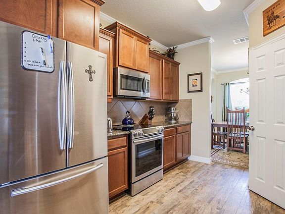 5th image of 1016 Sugar Brook Dr