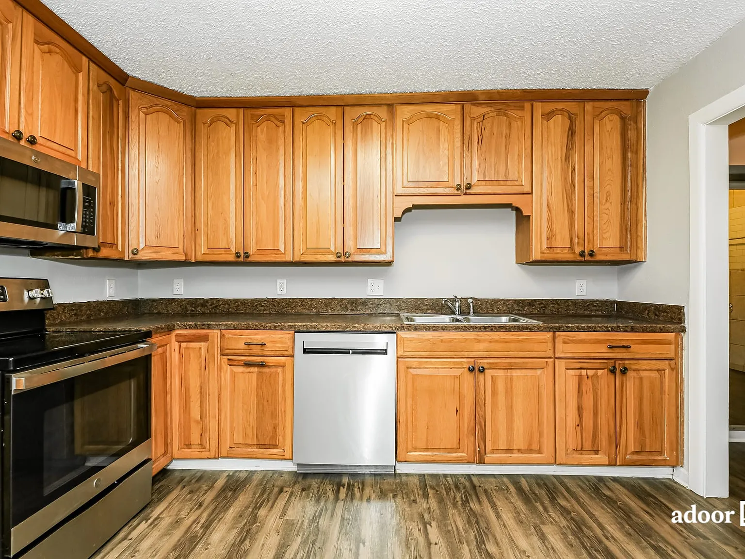 4 bed, 2.0 bath, 1261 sqft, $1,745 — Photo 4