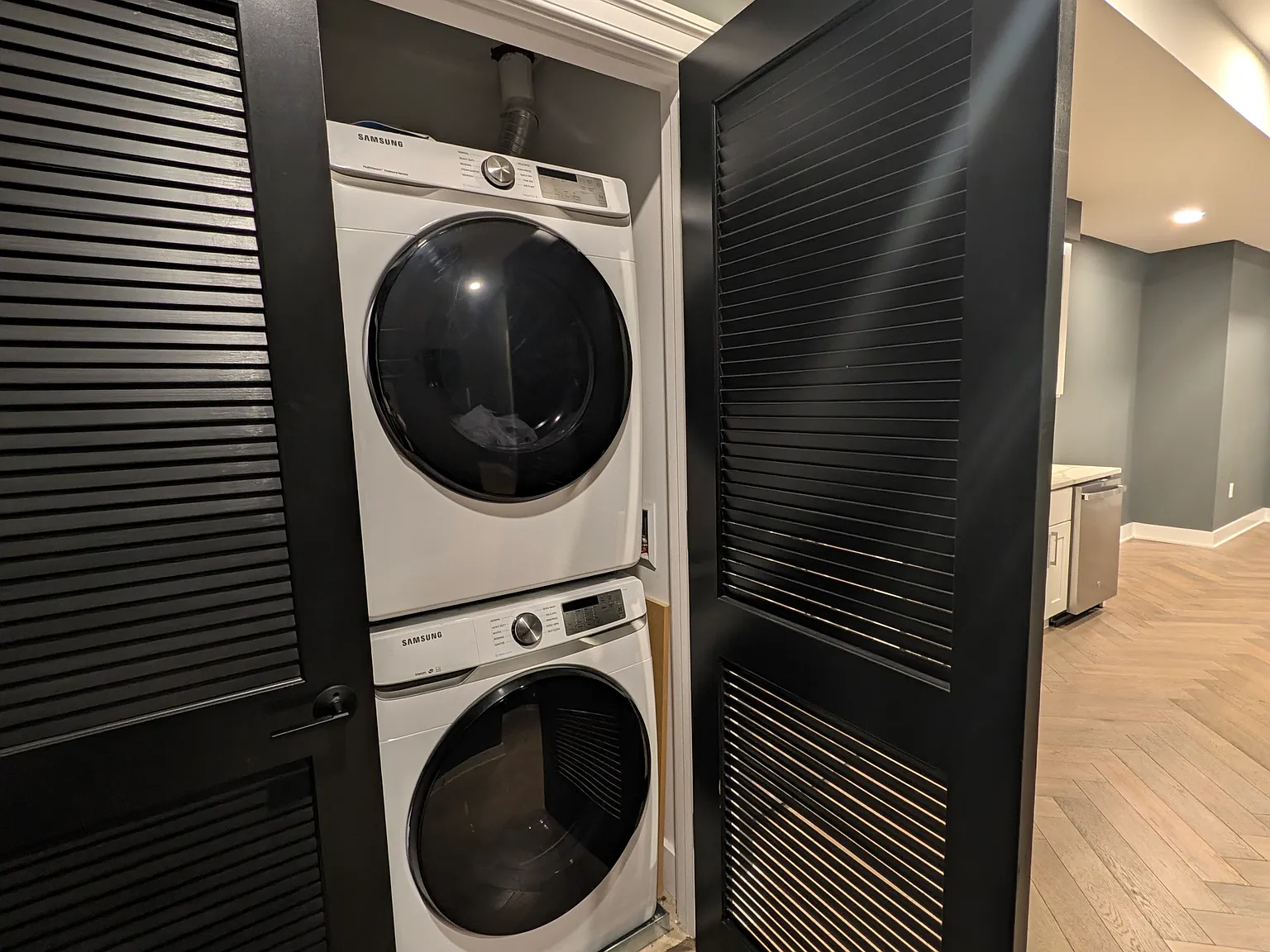 2 bed, 820 sqft, $3,200 — Photo 4