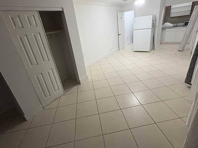 15340 NW 28th Pl #15340 — Photo 3