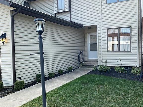4th image of 1542 N Regency Dr #13