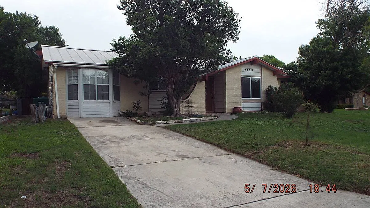 7329 Leading Oaks St in San Antonio, TX 78233 — Photo 1